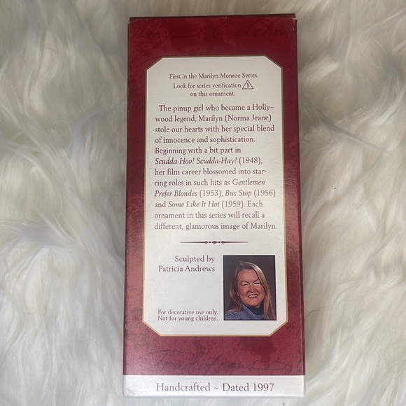 Vintage Marilyn Monroe Hallmark Keepsake Christmas Ornament / NIB / 1997 - Picture 3 of 6